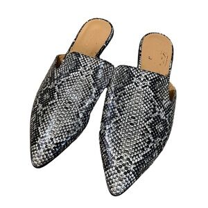 Banana Republic Womens snakeskin mule shoes